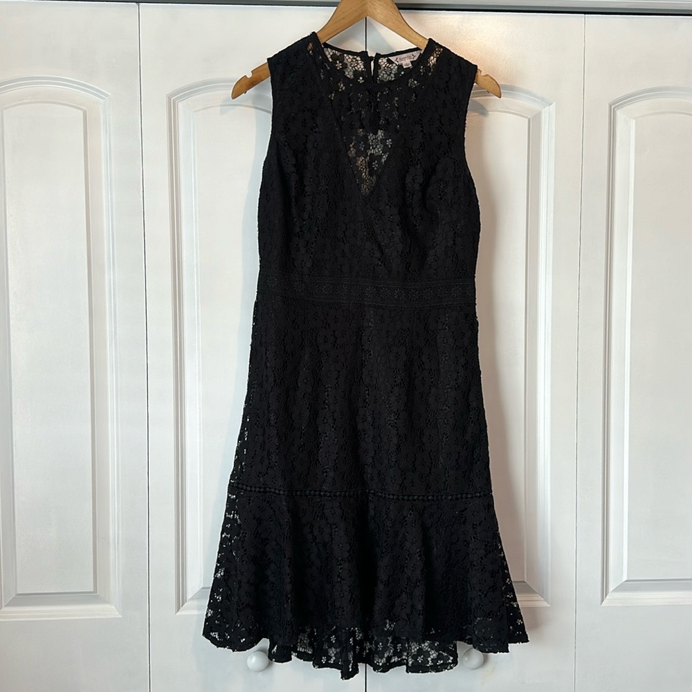 Nanette Lepore sleeves black lace dress